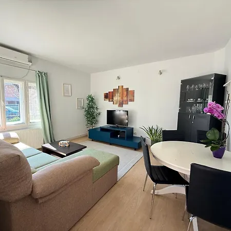 Moon By Elite Apartmán